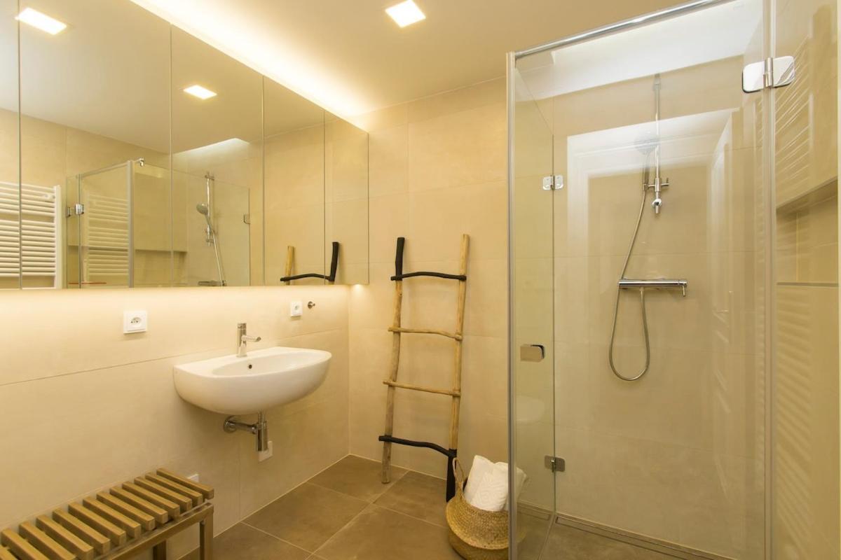 Modern With Garden Apartment Prague