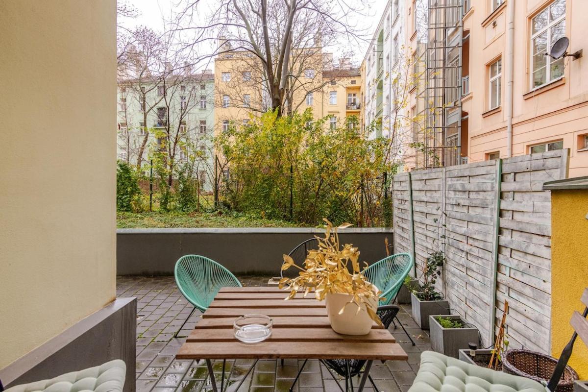 Apartment Modern With Garden Prague