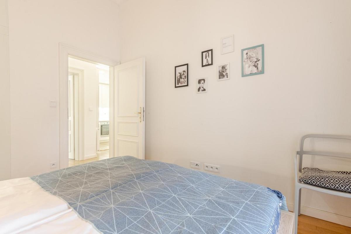 Modern With Garden Appartement
