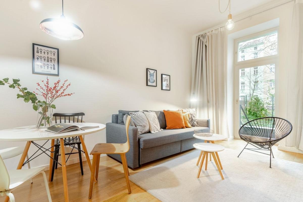 Modern With Garden Appartement